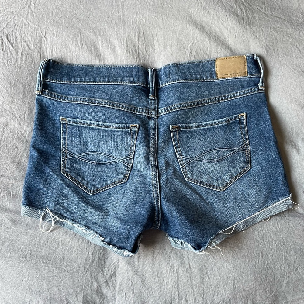 Low-Rise Shorts - Picture 4 of 4